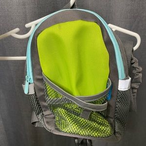 Leashed toddler backpack